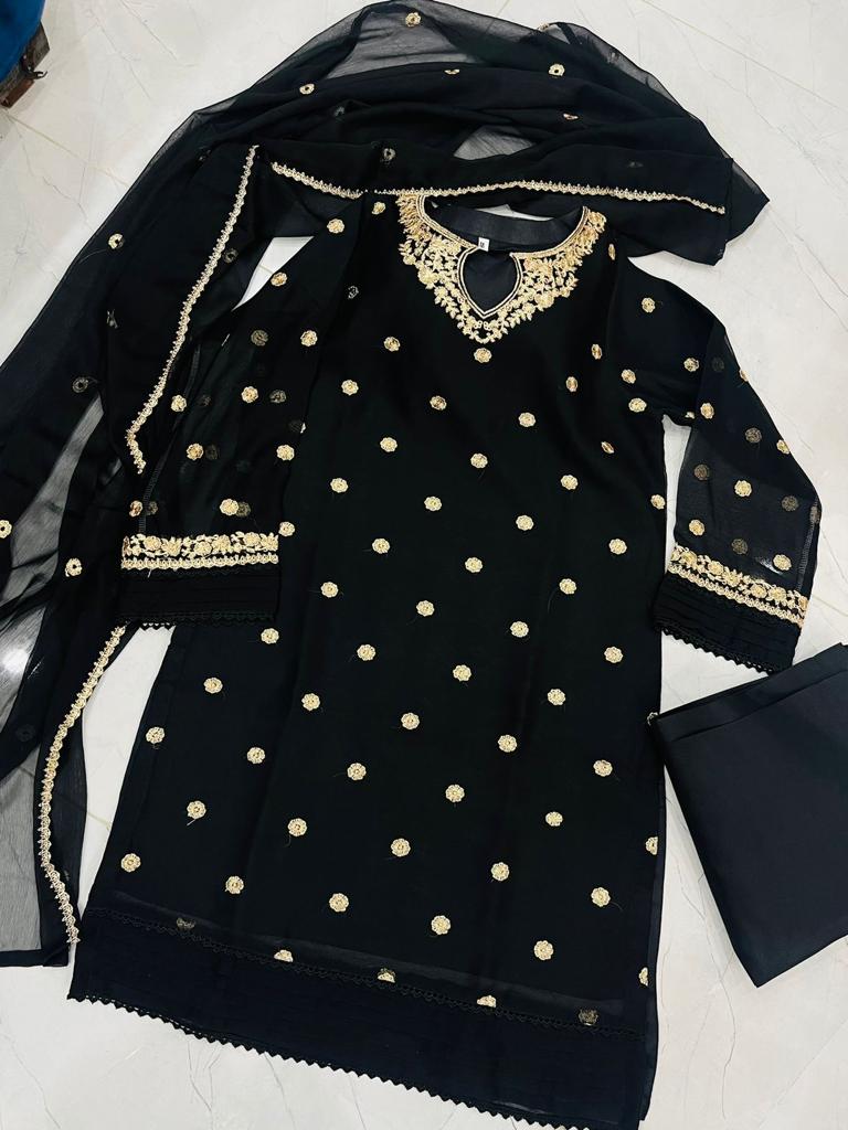 Hania Amir Embroidery Collection 3Pcs