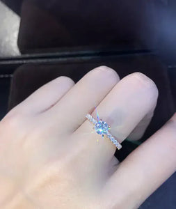 Bling On Jewels Clawed Maria Ring