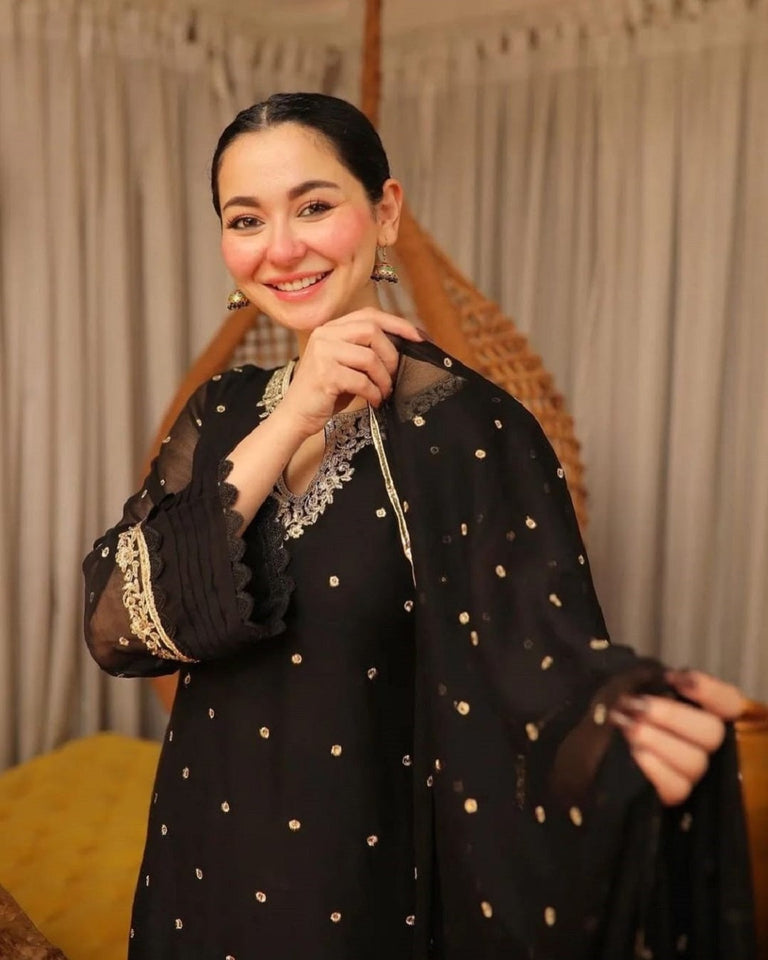 Hania Amir Embroidery Collection 3Pcs