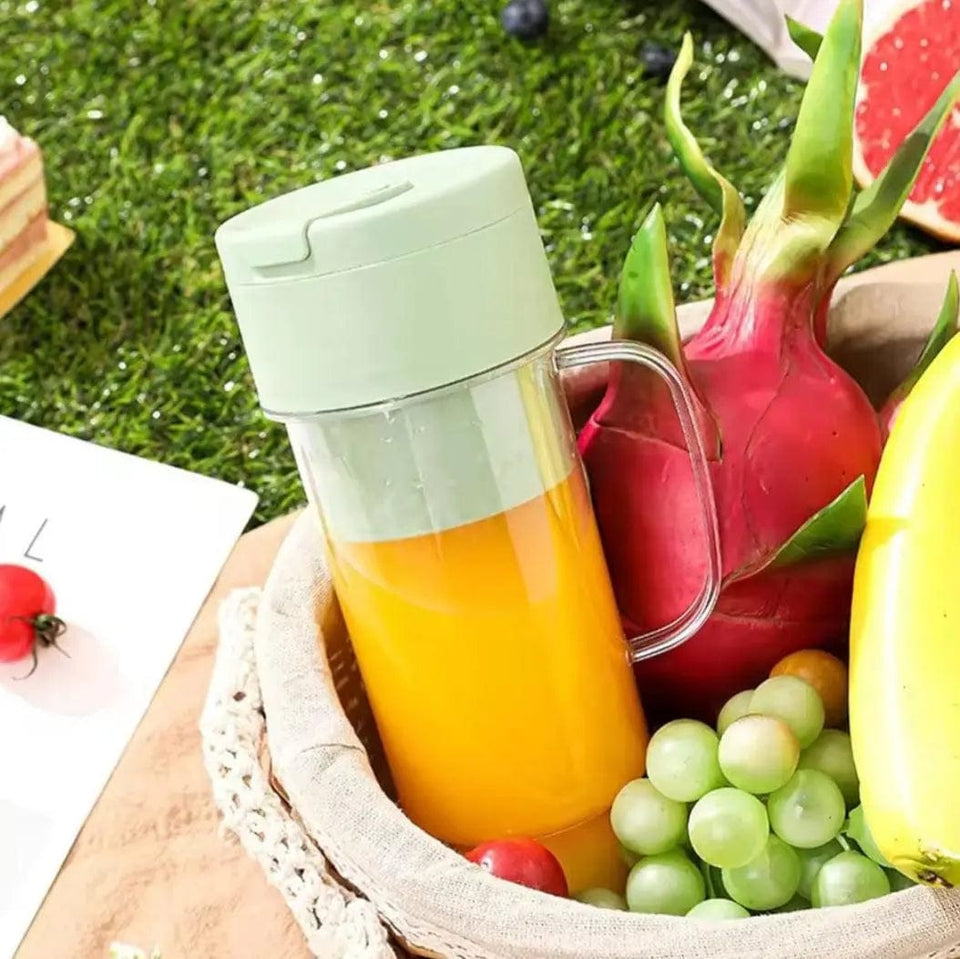 Rechargeable fast glass juicer + free silicone straw